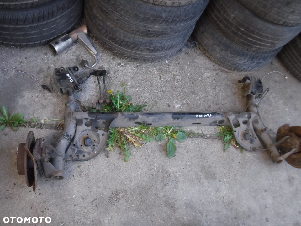 Renault Clio III belka zawieszenie os tyl - 3