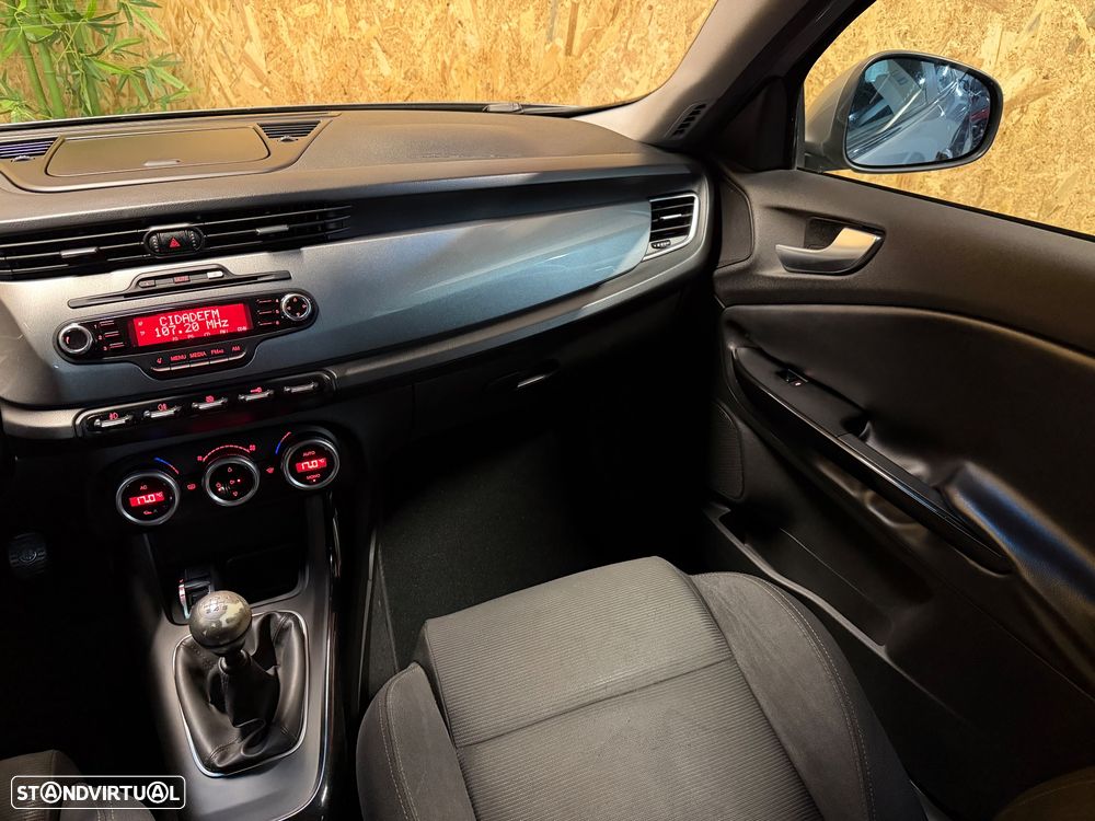 Alfa Romeo Giulietta 1.6 JTDm Veloce - 14