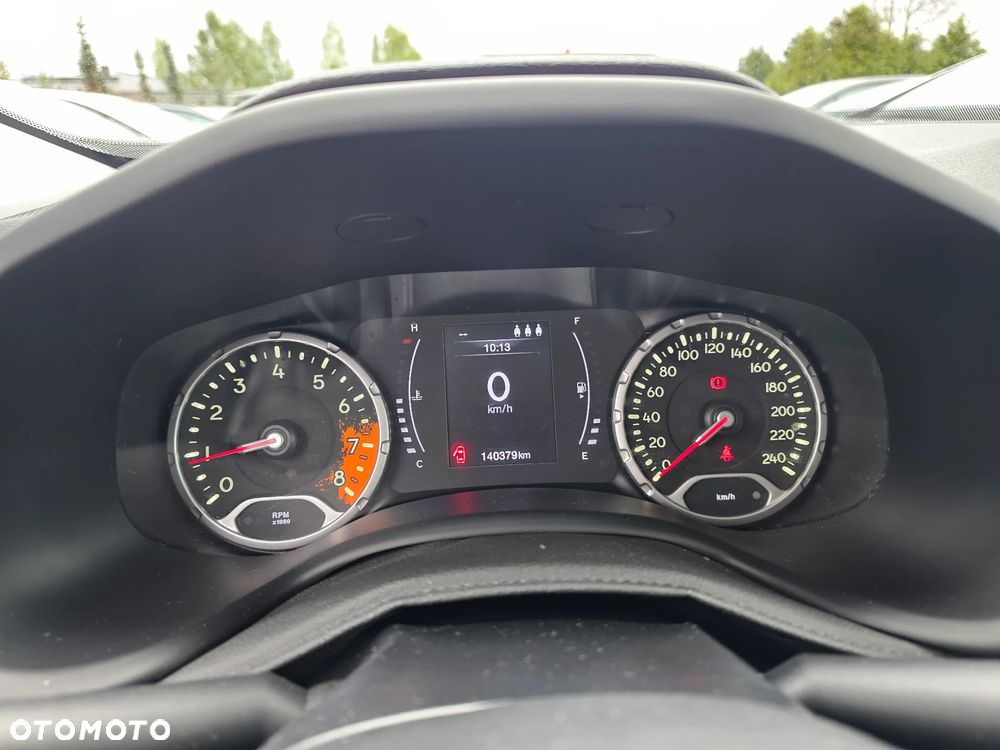 Jeep Renegade 1.6 E-torQ Longitude Adventure Edition - 13