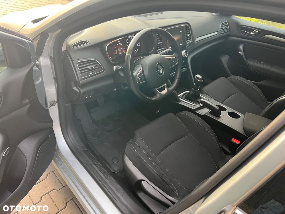 Renault Megane 1.5 Blue dCi Intens - 17