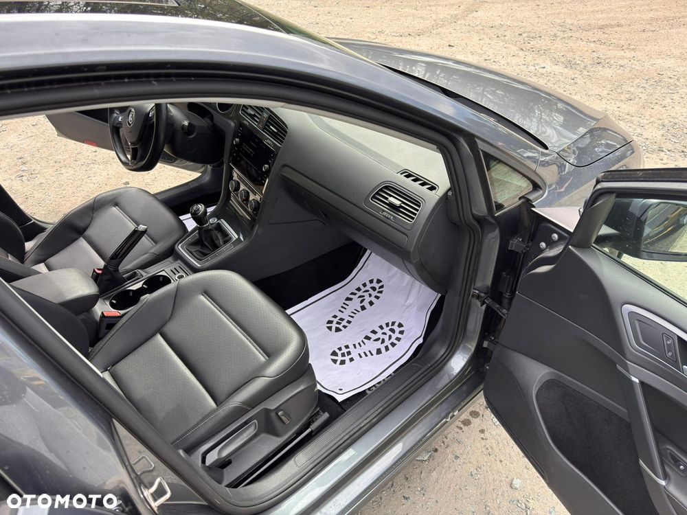 Volkswagen Golf - 20