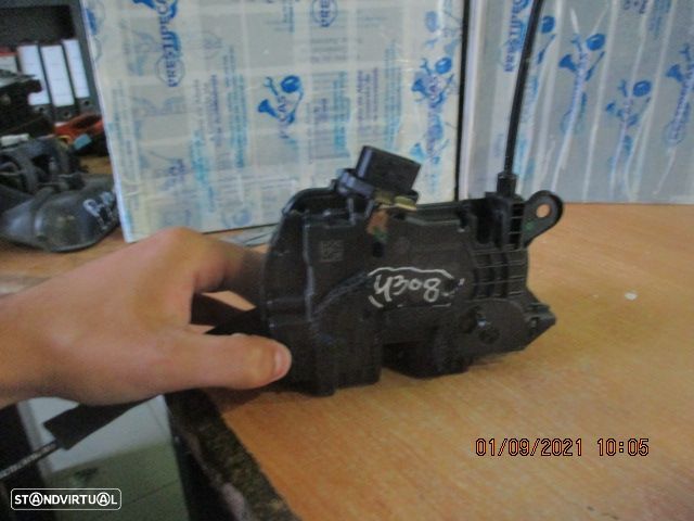 Fecho 825033289R RENAULT TWINGO 3 2015 Te 4 Pinos RENAULT TWINGO 3 FASE 1 2015 1.0I 71CV 5P AZUL TE 4 PINOS - 4