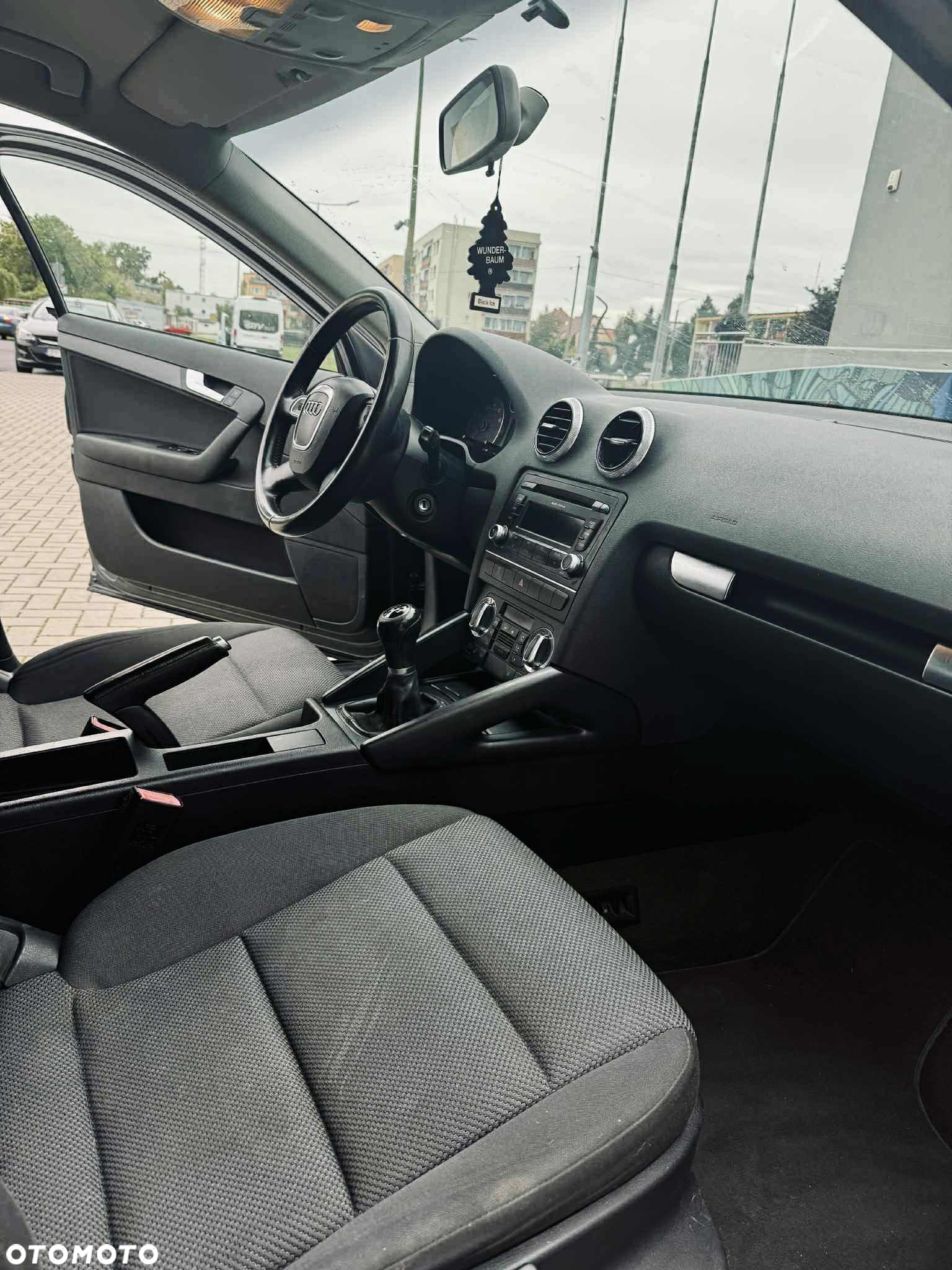 Audi A3 Sportback 1.6 Ambiente - 8