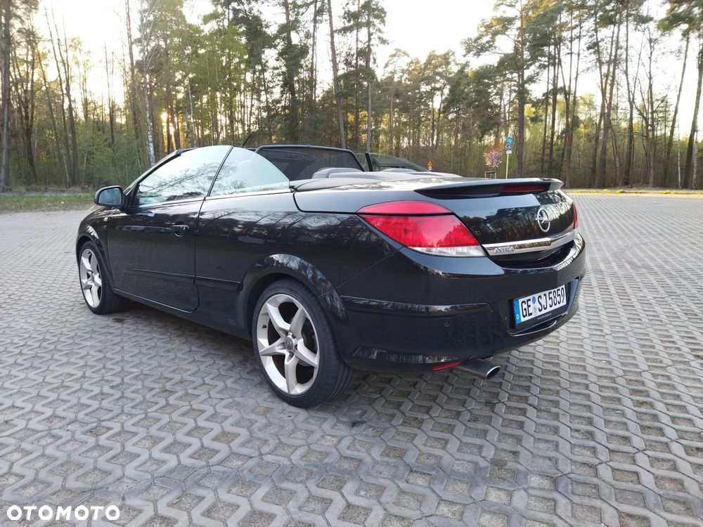 Opel Astra 1.8 Edition 111 Jahre - 11