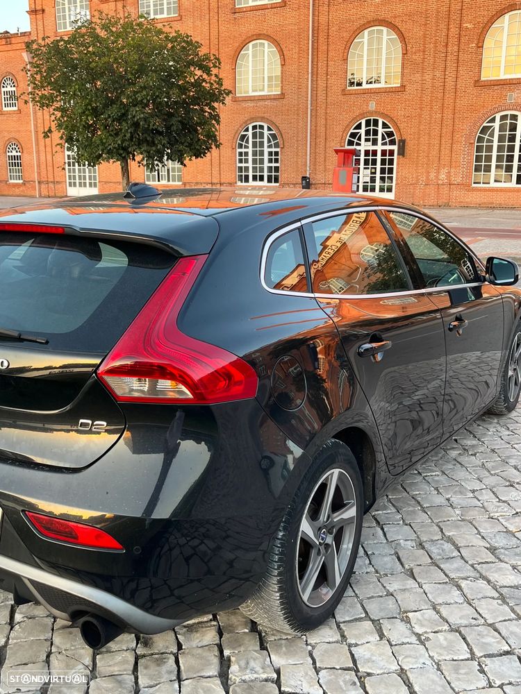 Volvo V40 D2 R Design - 3