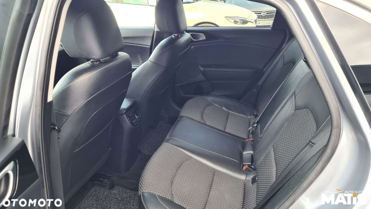 Kia Ceed - 9