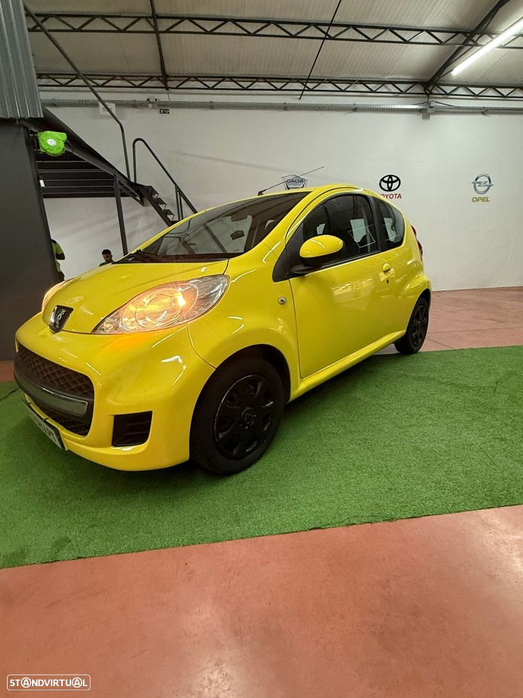 Peugeot 107 1.0 Urban - 1