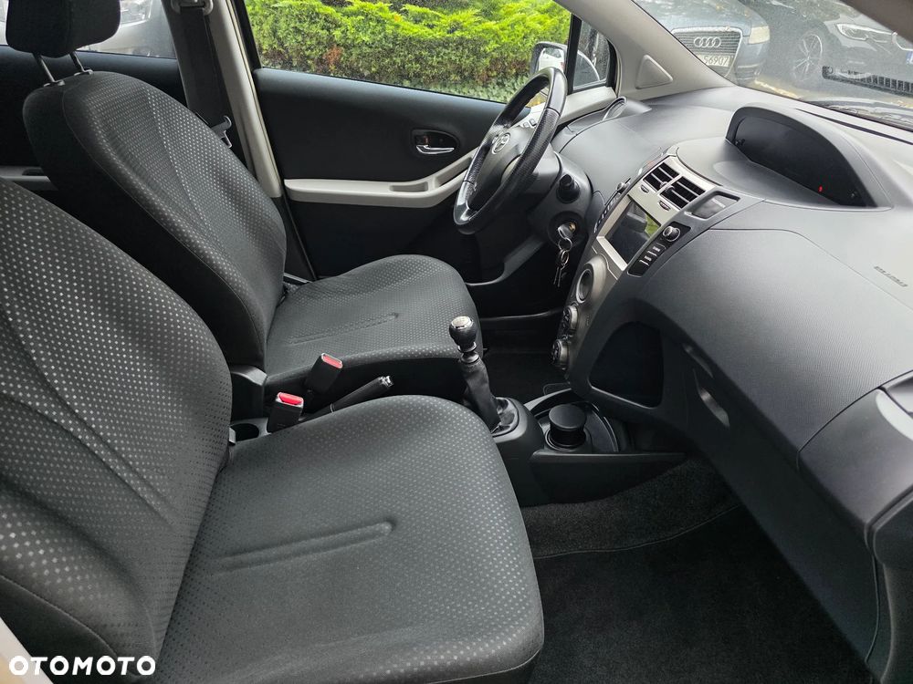 Toyota Yaris - 24