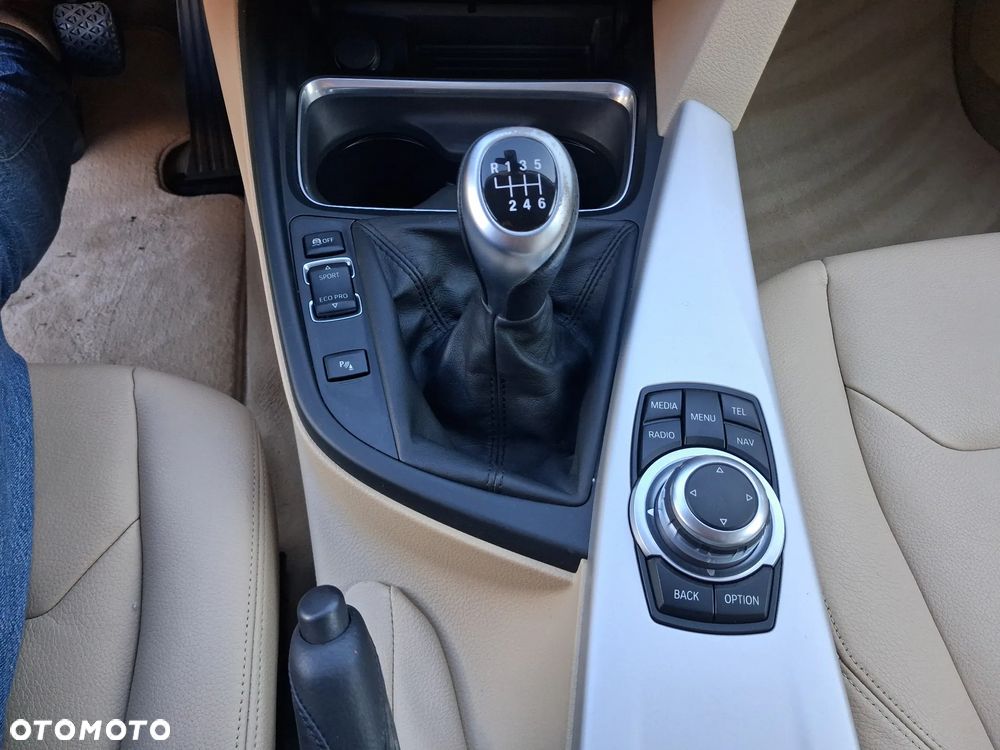 BMW 3GT 318d Luxury Line - 26