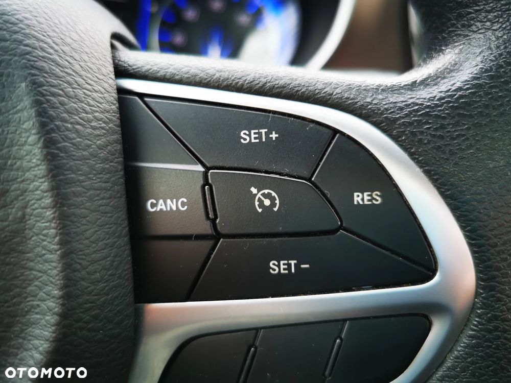 Chrysler Pacifica - 15