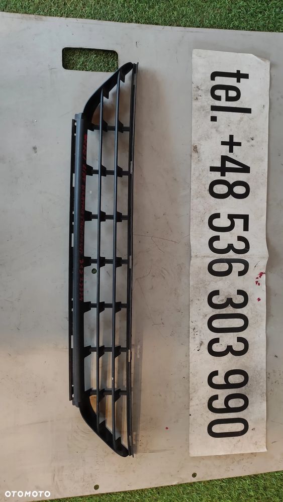 Kratka zderzaka środkowa przód Volvo XC60 I Lift 31323774 - 1