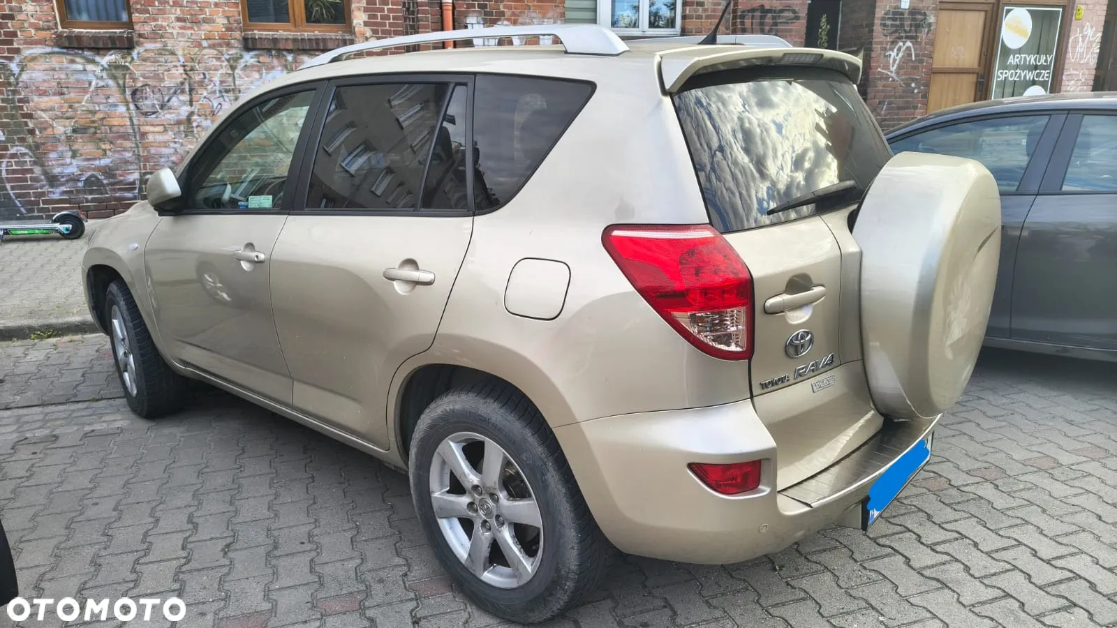 Toyota RAV4 - 12