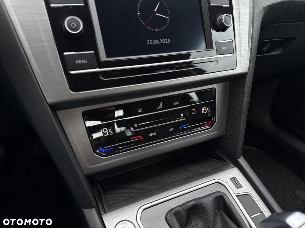 Volkswagen Passat - 18