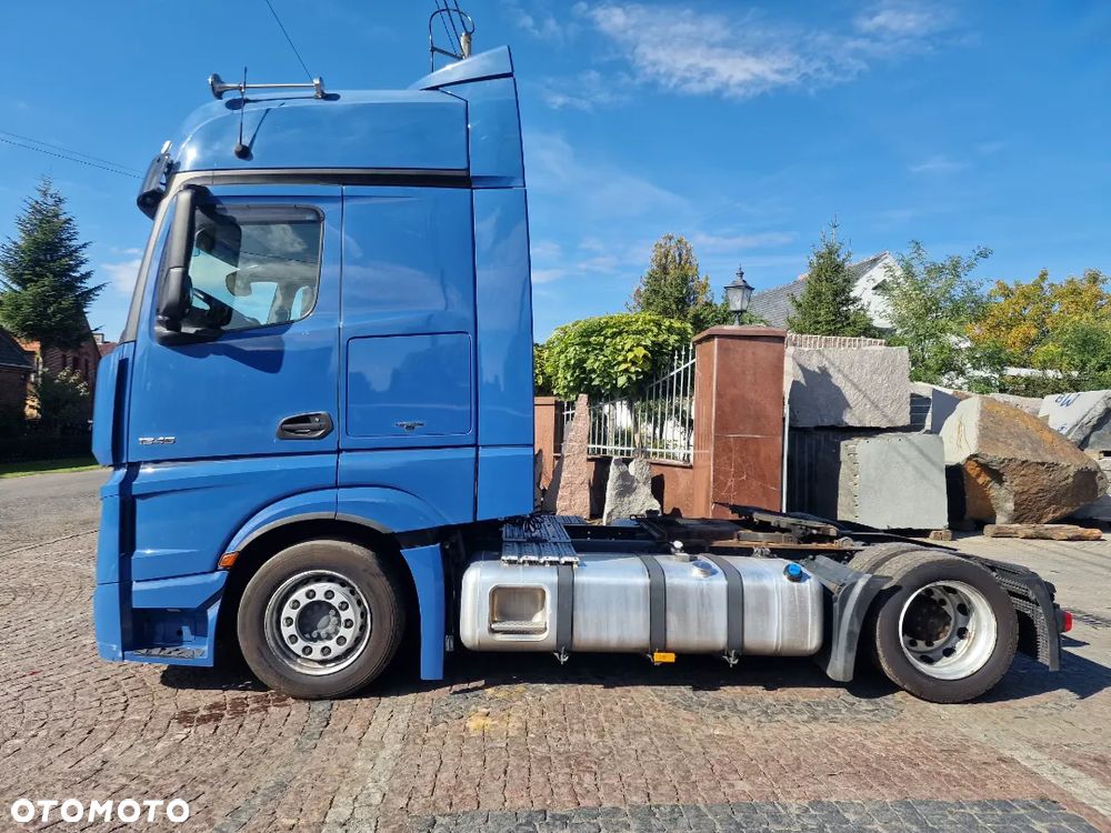 Mercedes-Benz ACTROS - 8