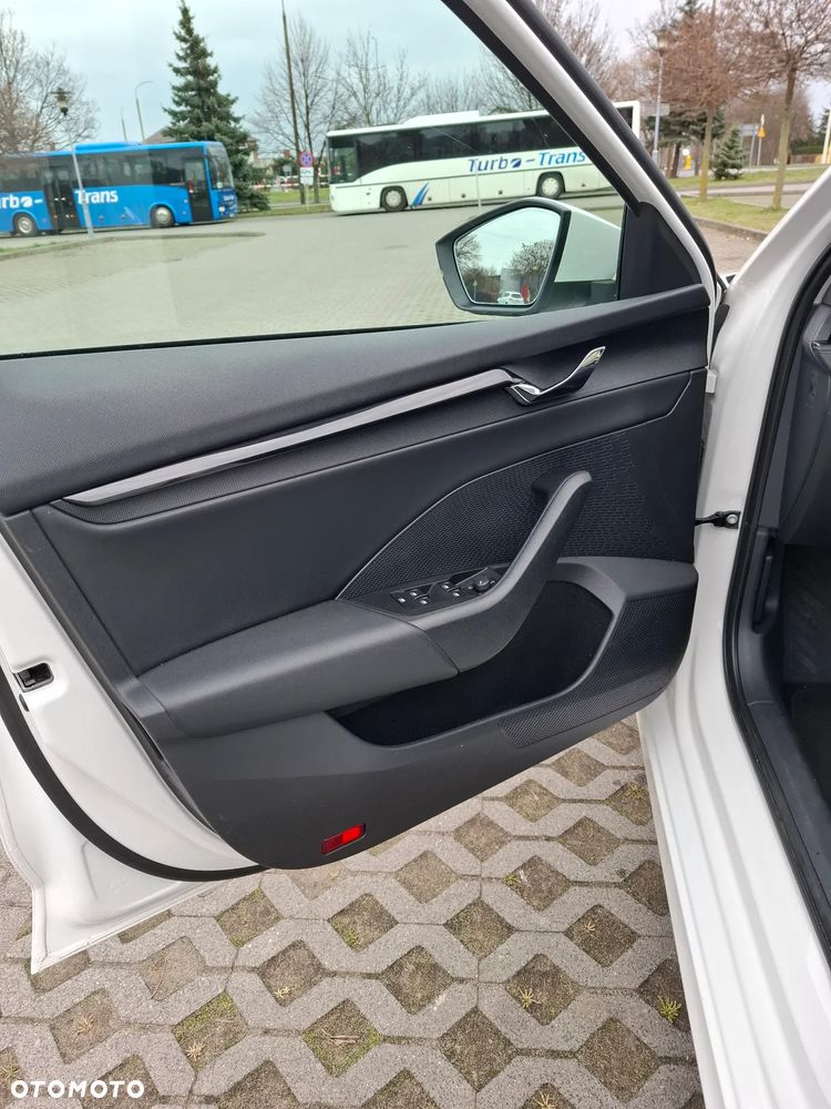 Skoda Octavia 2.0 TDI DSG Selection - 20