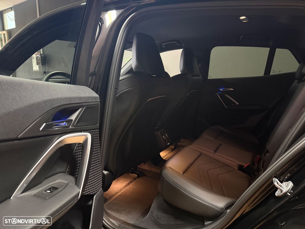 BMW iX2 eDrive20 Pack Desportivo M - 6