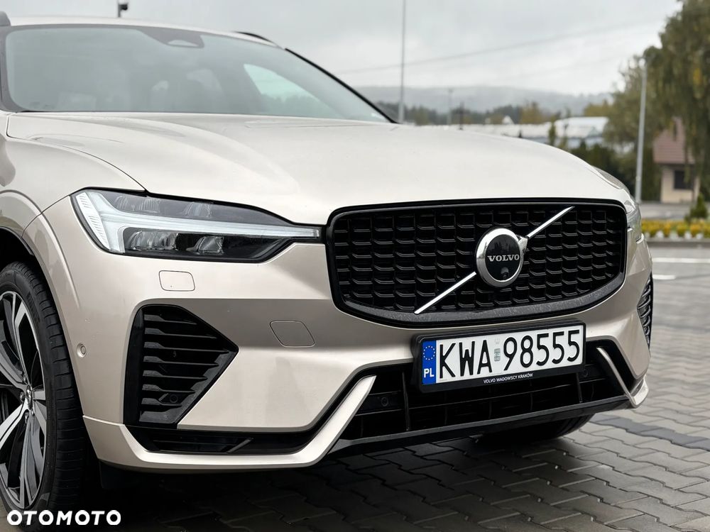 Volvo XC 60 T6 Plug-In Hybrid AWD Plus Dark - 4
