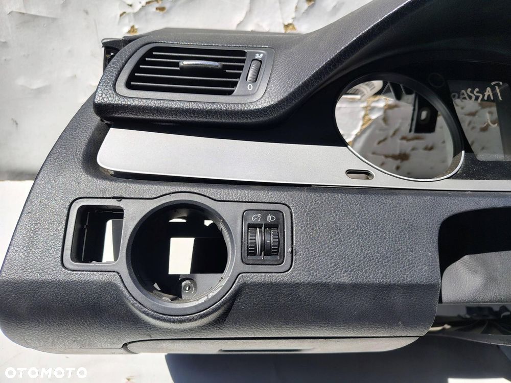 DESKA ROZDZELCZA KONSOLA VOLKSWAGEN PASSAT CC - 4