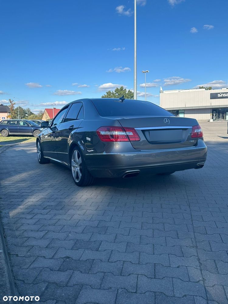 Mercedes-Benz Klasa E 200 CGI BlueEFFICIENCY Avantgarde - 11
