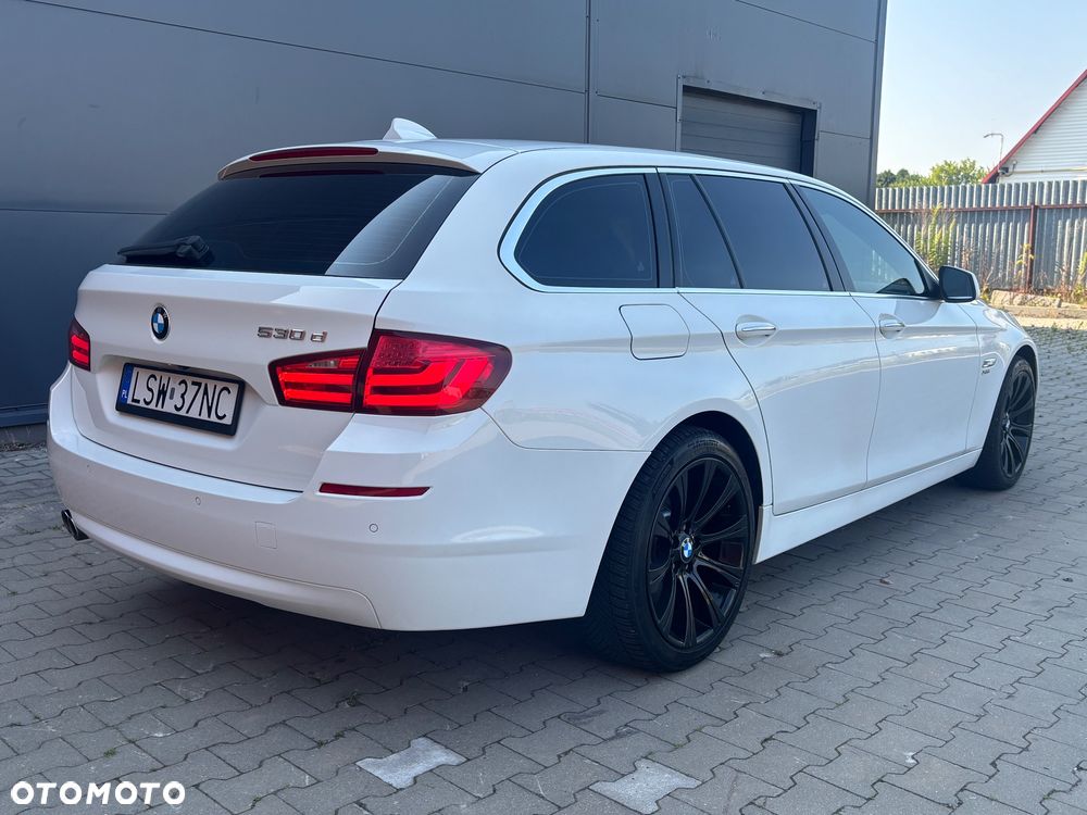 BMW Seria 5 530d xDrive - 10