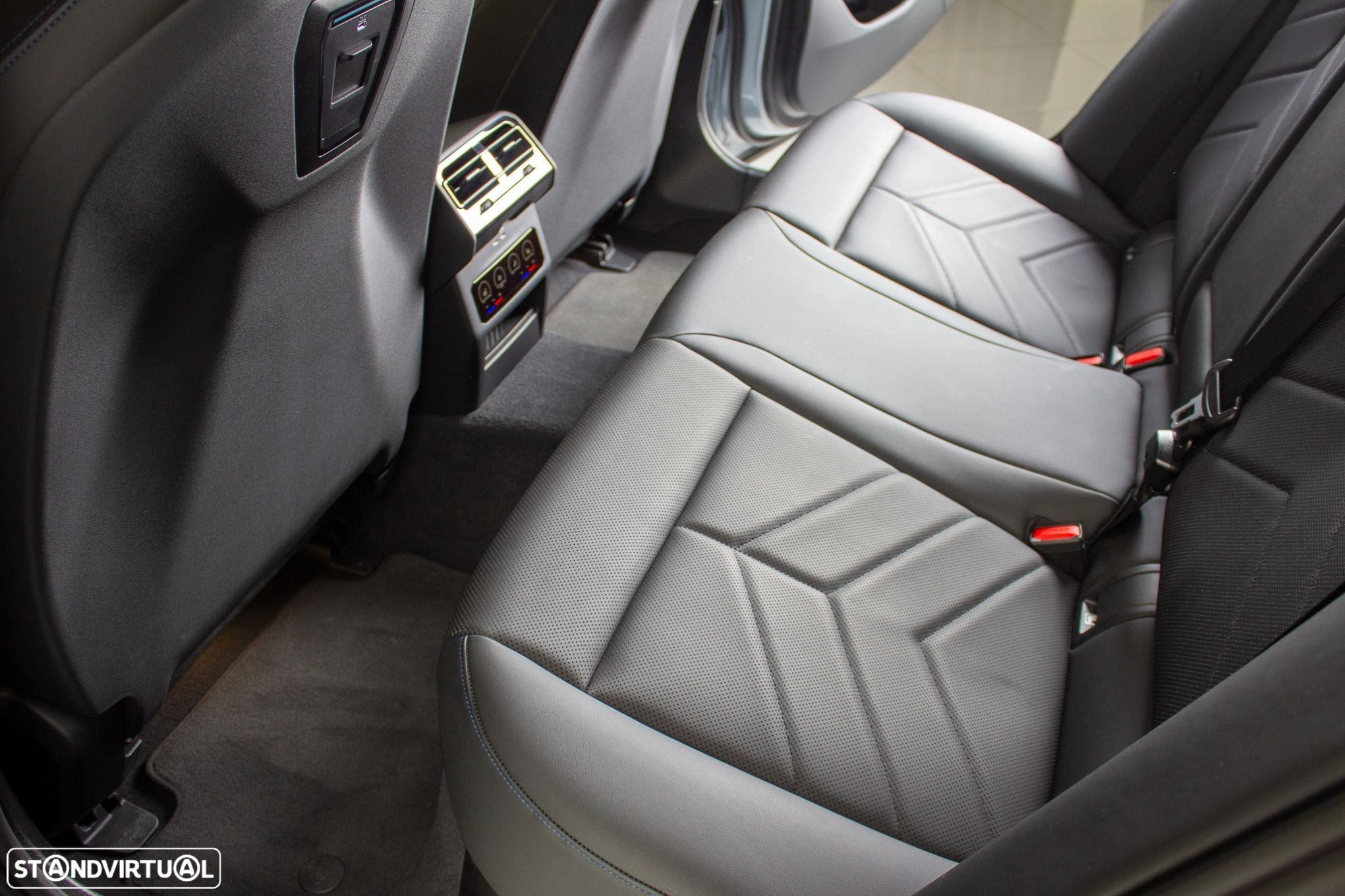 BMW i5 eDrive40 - 49
