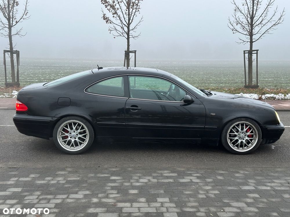 Mercedes-Benz CLK - 6