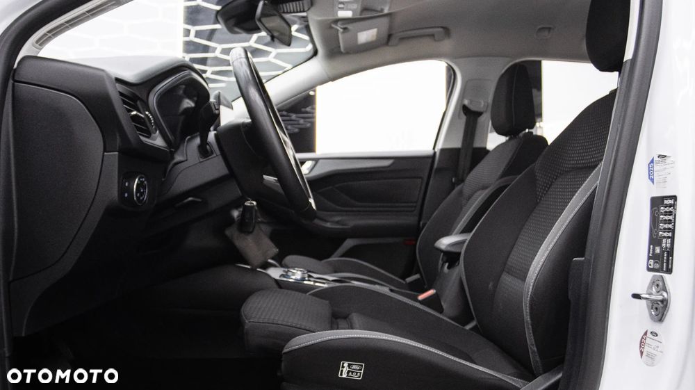 Ford Focus SW 1.5 EcoBlue Connected - 17