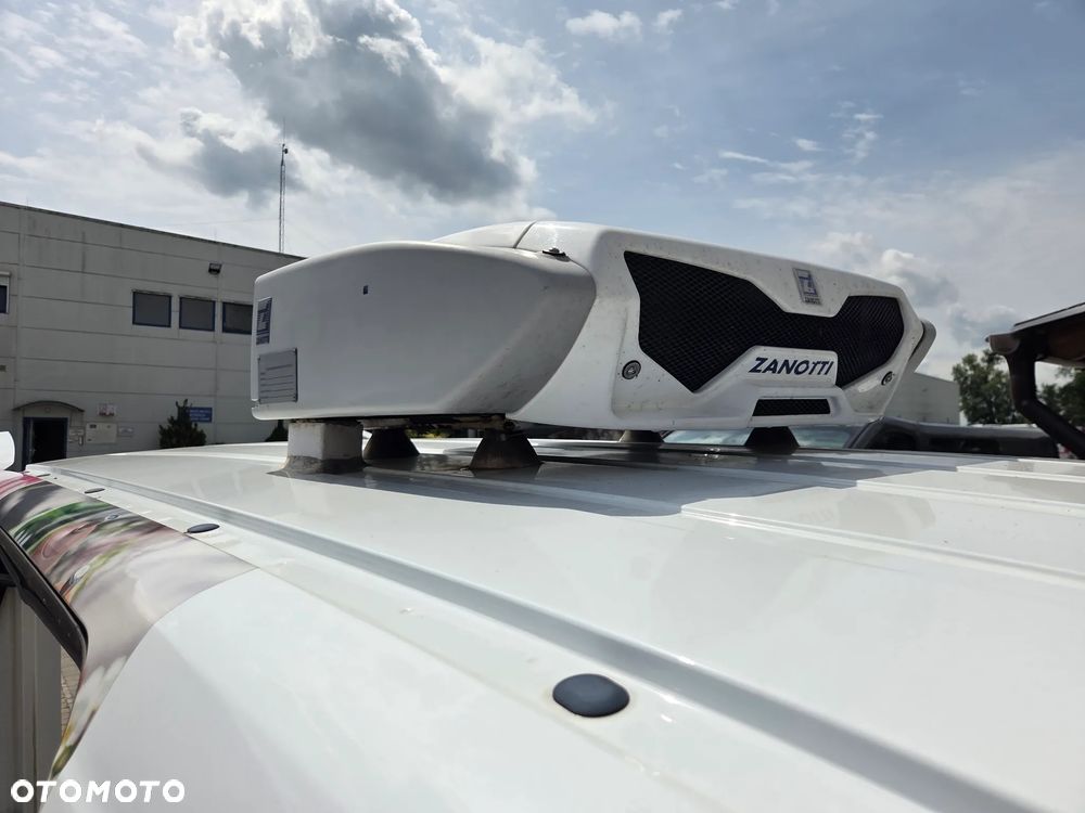 Ford Transit Connect - 17