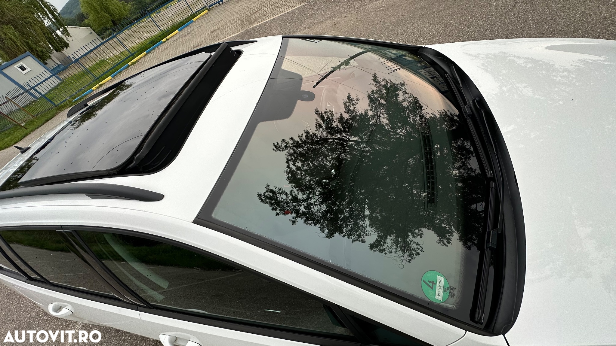 Volkswagen Golf 1.4 TSI BlueMotion Technology DSG Highline - 2