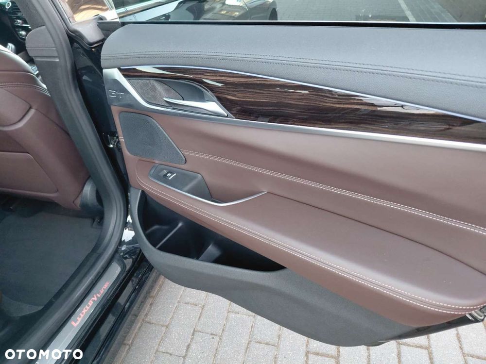BMW 6GT - 19