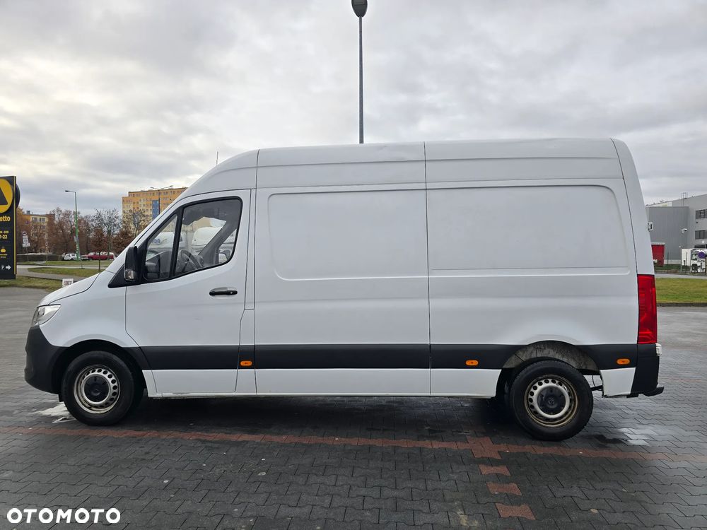 Mercedes-Benz Sprinter - 4