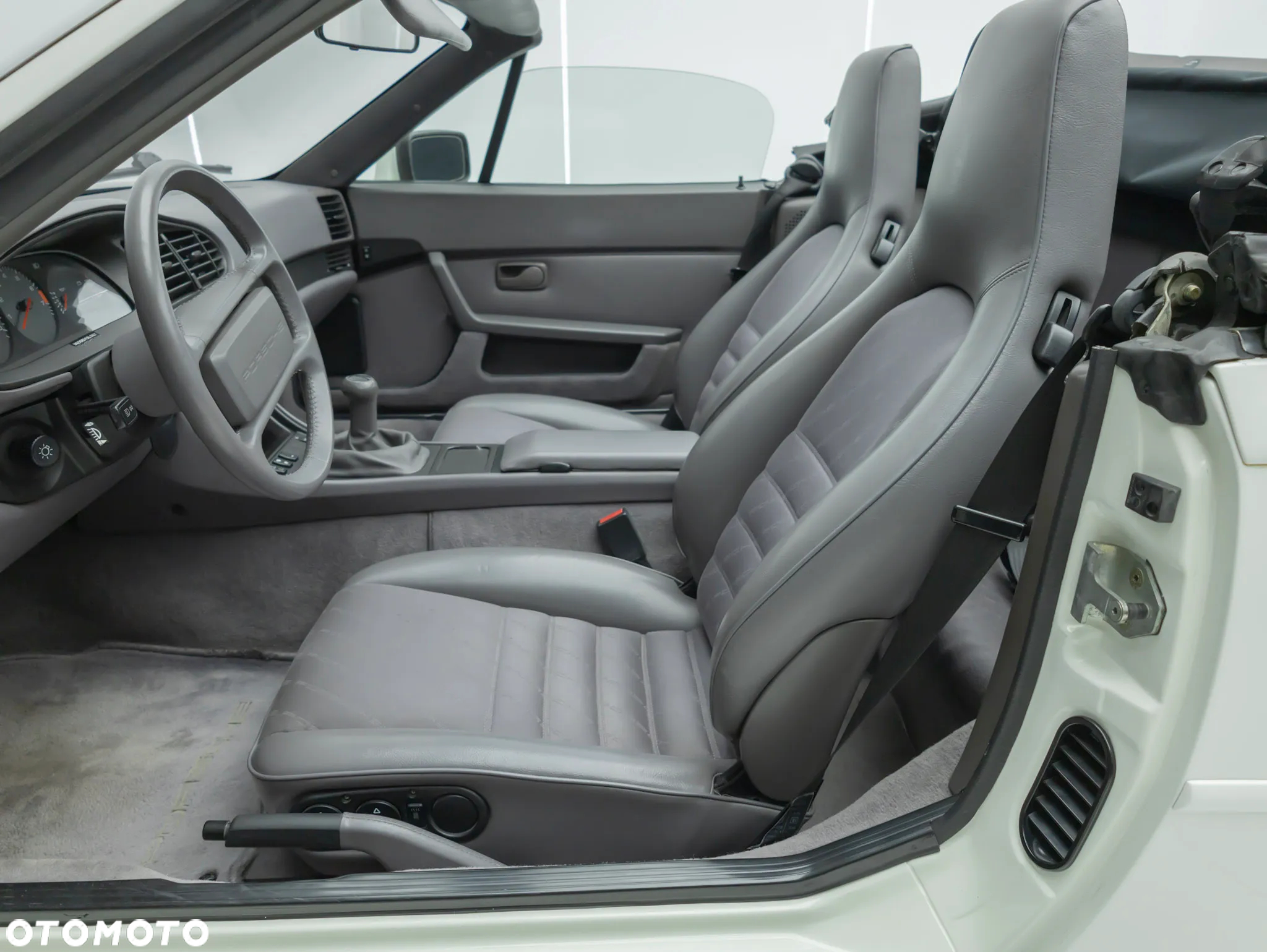 Porsche 944 3.0 S2 Cabriolet - 30
