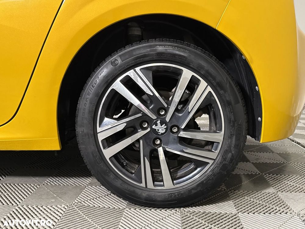 Peugeot 208 - 14