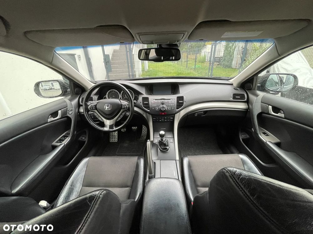 Honda Accord ver-2-4-type--s-navi - 11