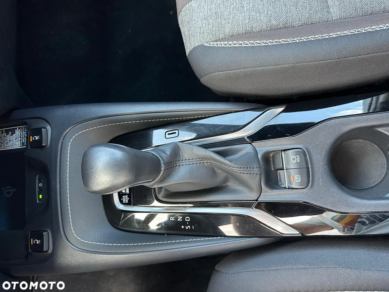 Toyota Corolla 2.0 Hybrid Trek - 14