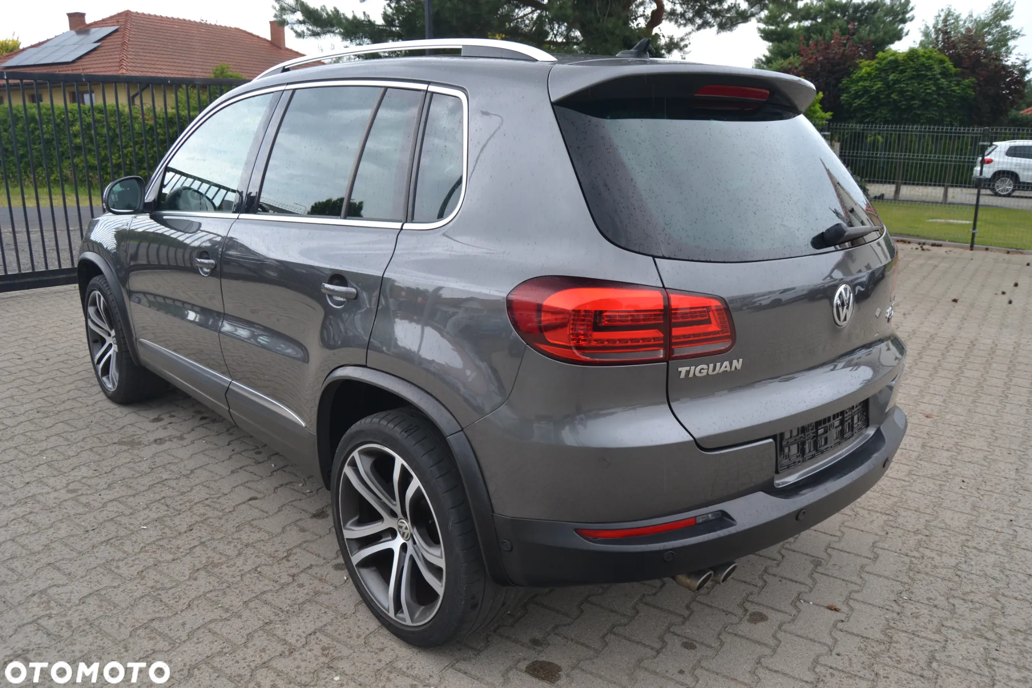 Volkswagen Tiguan 2.0 TDI SCR 4MOTION BlueMotion Technology DSG Lounge Sport & Style - 4