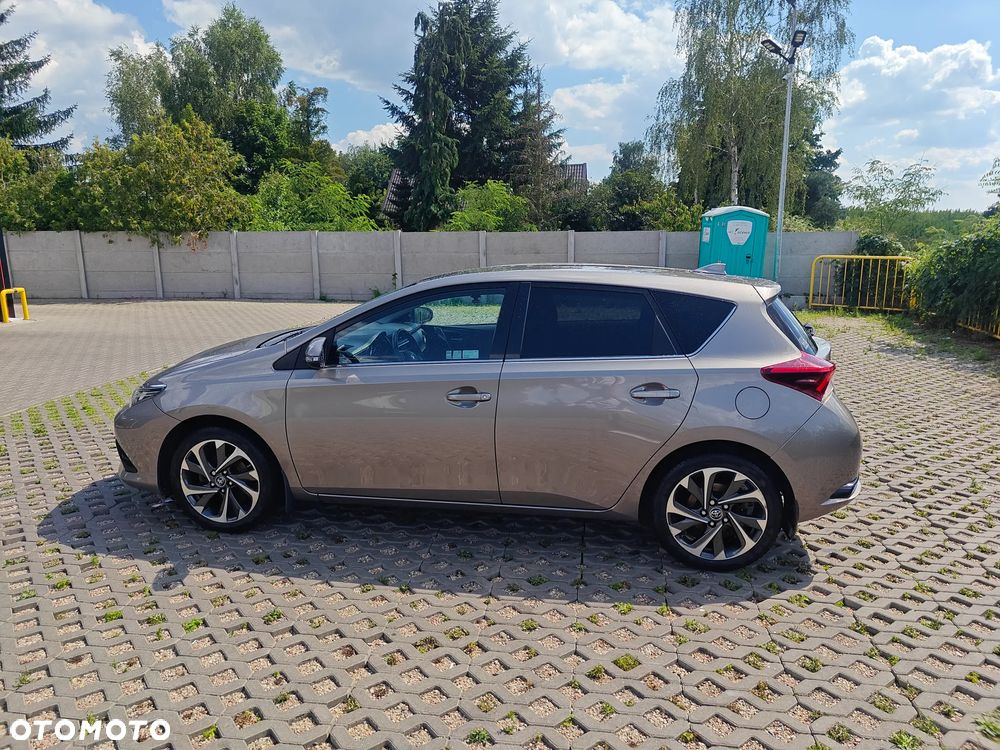 Toyota Auris 1.6 Premium Comfort - 9