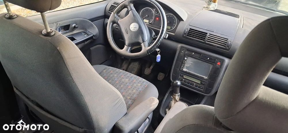 Volkswagen Sharan 1.9 TDI Trendline - 8
