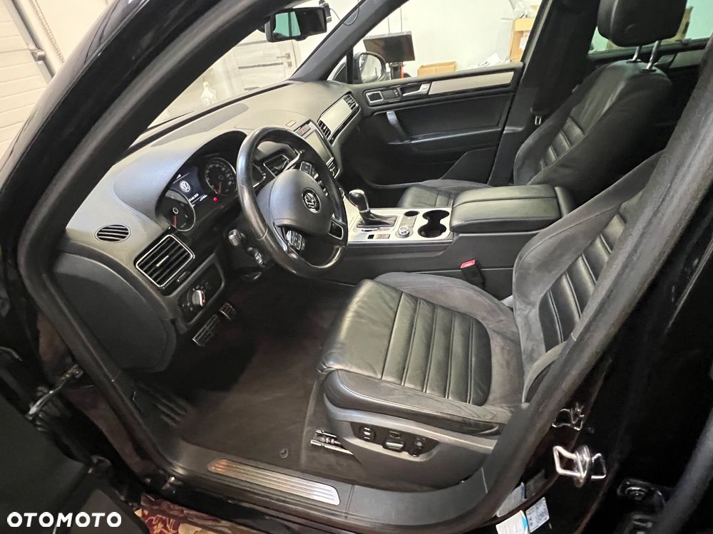 Volkswagen Touareg 3.0 V6 TDI BMT R-Style - 22