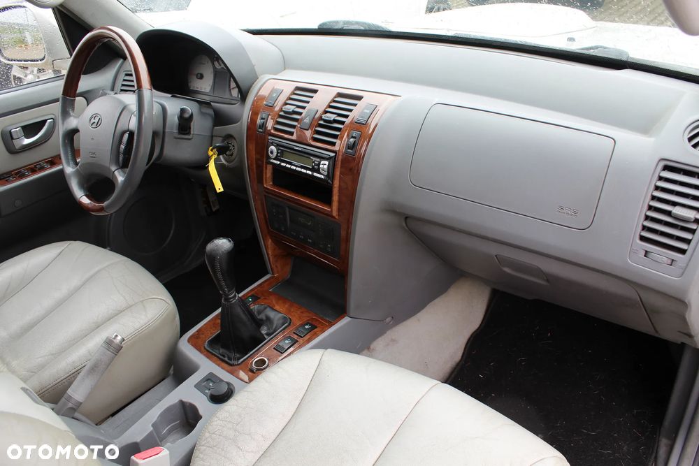 Hyundai Terracan - 16