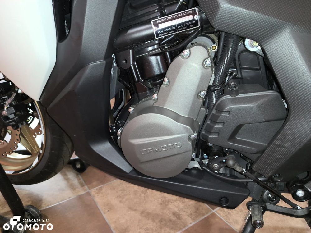 CFMoto 650 MT - 12