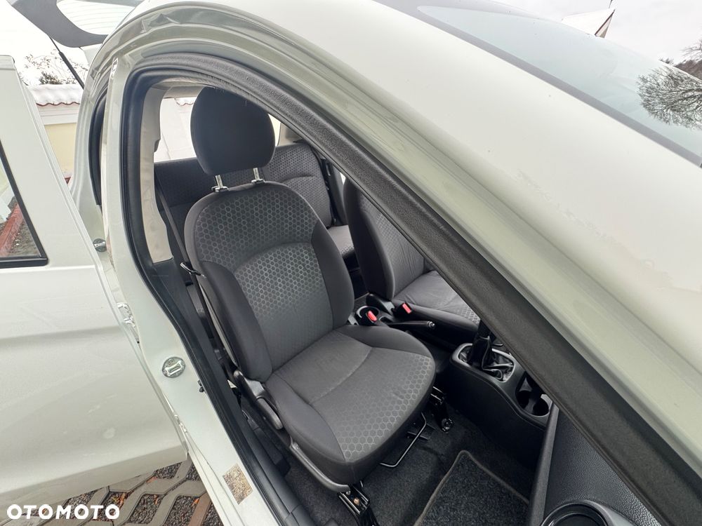 Mitsubishi Space Star - 32