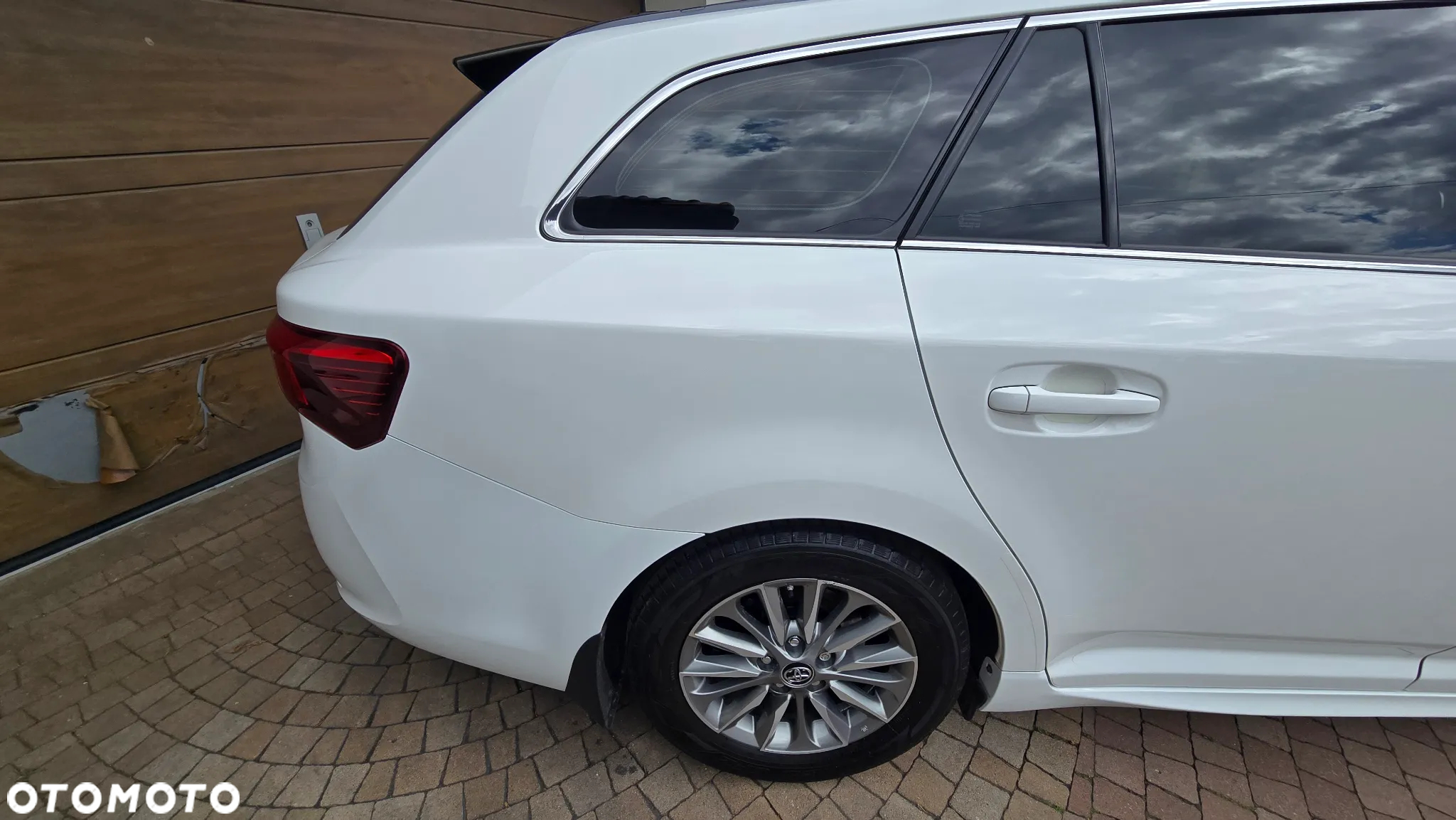 Toyota Avensis - 22