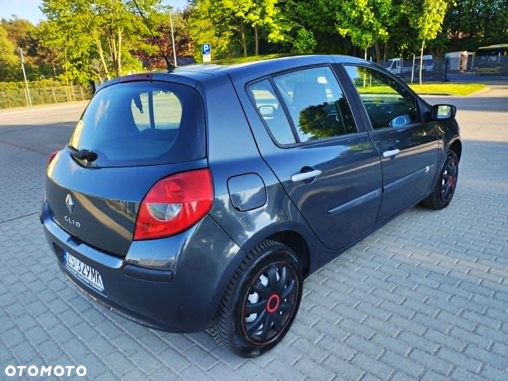 Renault Clio 1.2 16V Confort Authentique - 16