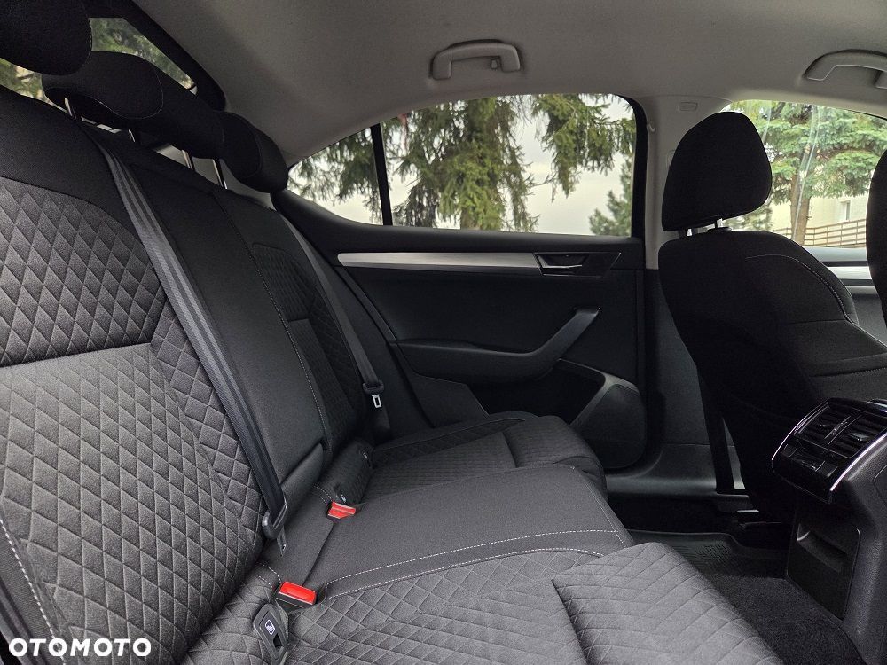 Skoda Superb 2.0 TDI SCR Sportline DSG - 6