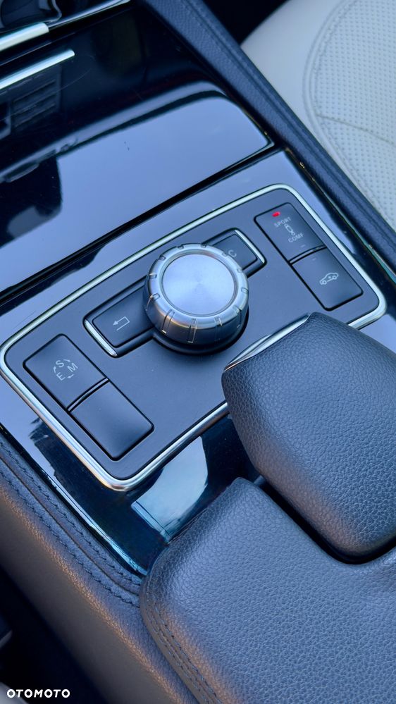 Mercedes-Benz CLS 500 4-Matic BlueEff - 34