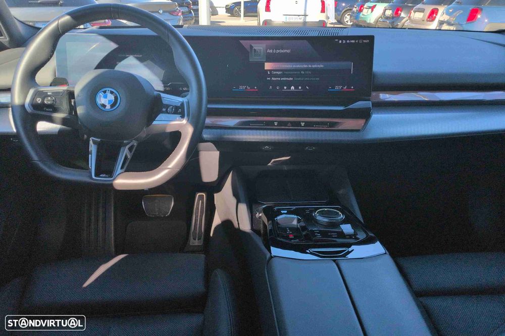 BMW i5 Touring eDrive40 - 9