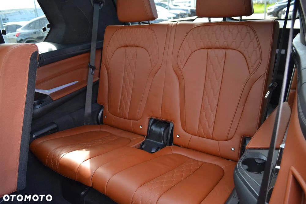 BMW X7 M50i sport - 12