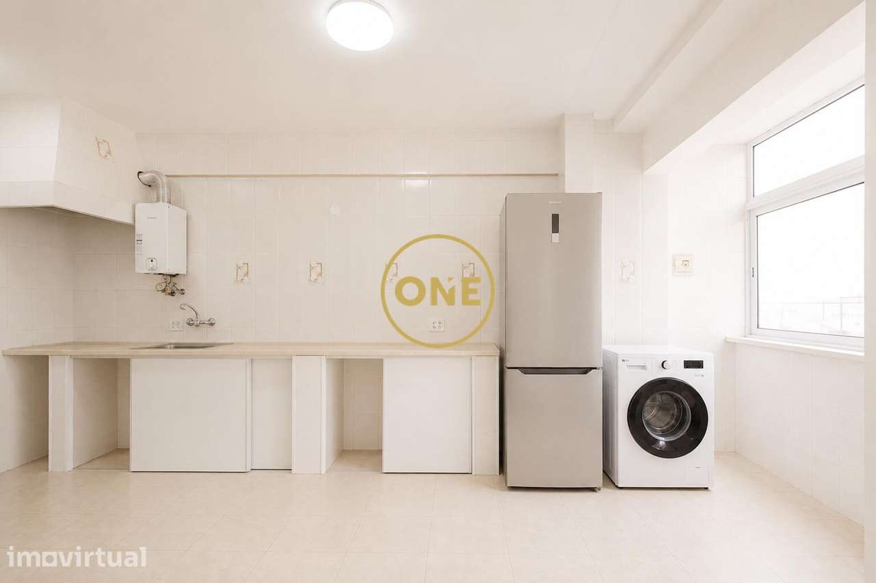 Apartamento T3 na Avenida D. João III – 4.º Piso - Grande imagem: 5/22