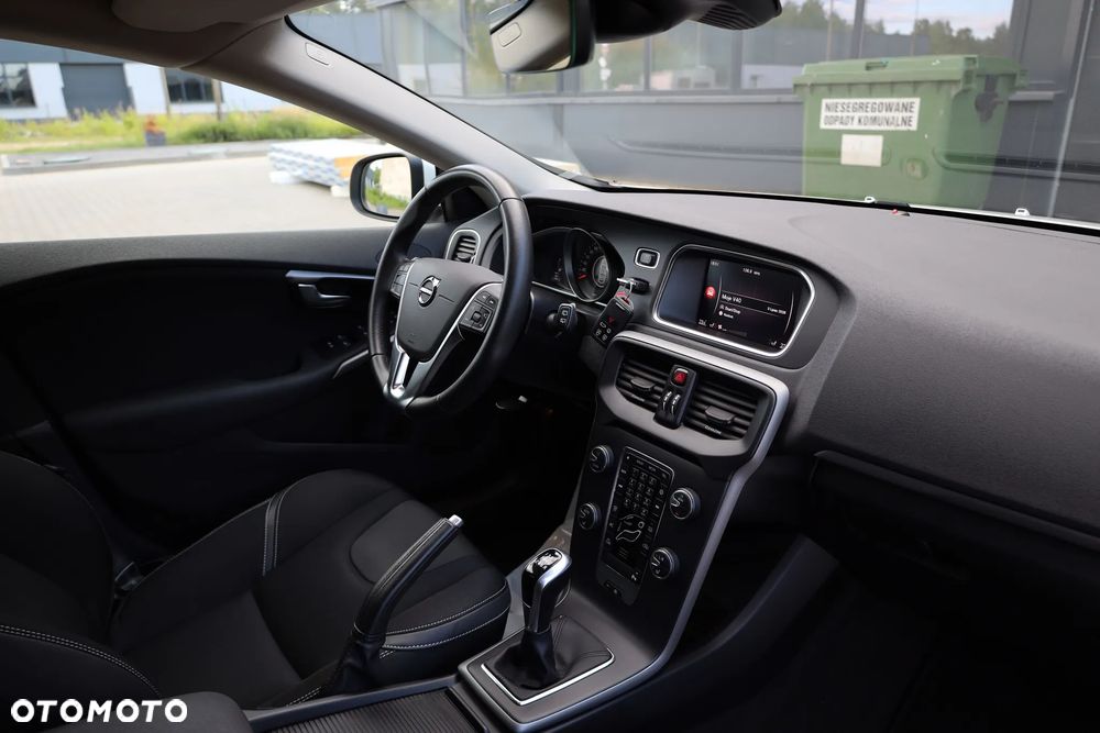 Volvo V40 T2 Drive-E Momentum - 30
